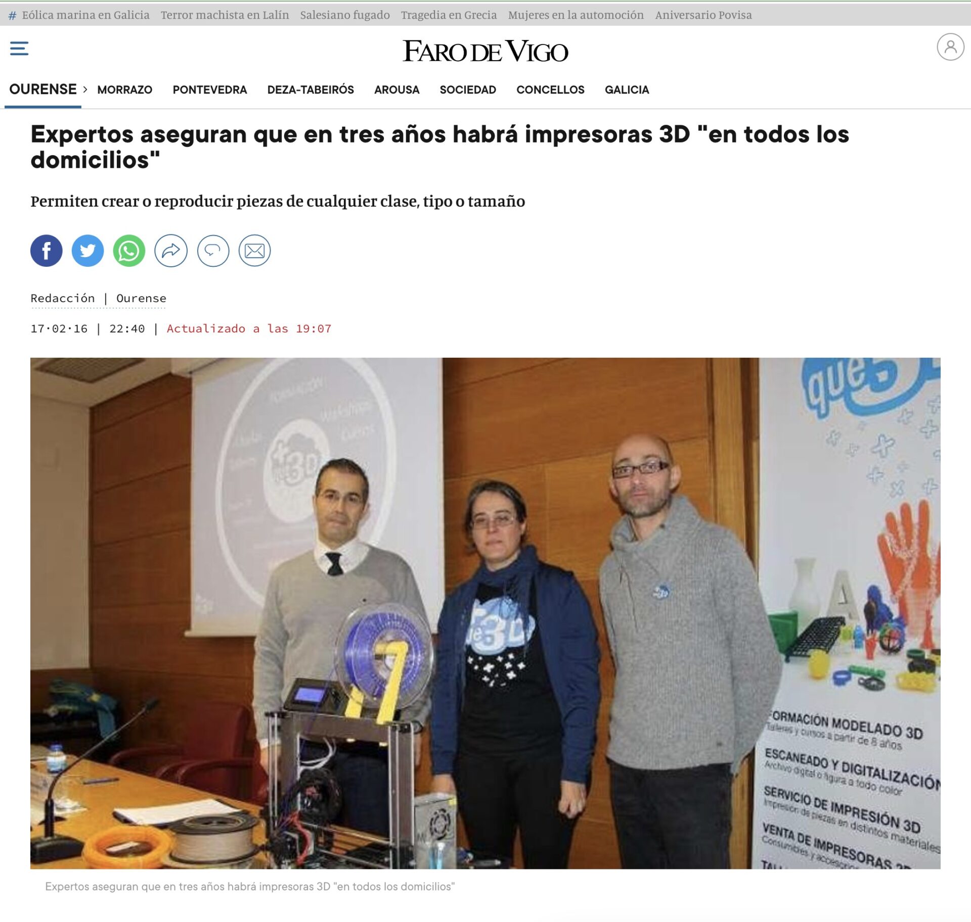 Recorte de prensa de El Faro de Vigo con fotografía de la dueña, Ana Gómez, de Más que 3D y otros expertos en impresión 3D